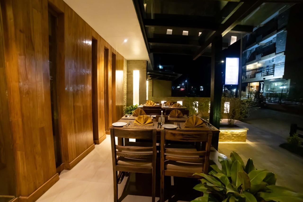 Aabas Pokhara By Barahi Hospitality Hotel Exterior foto