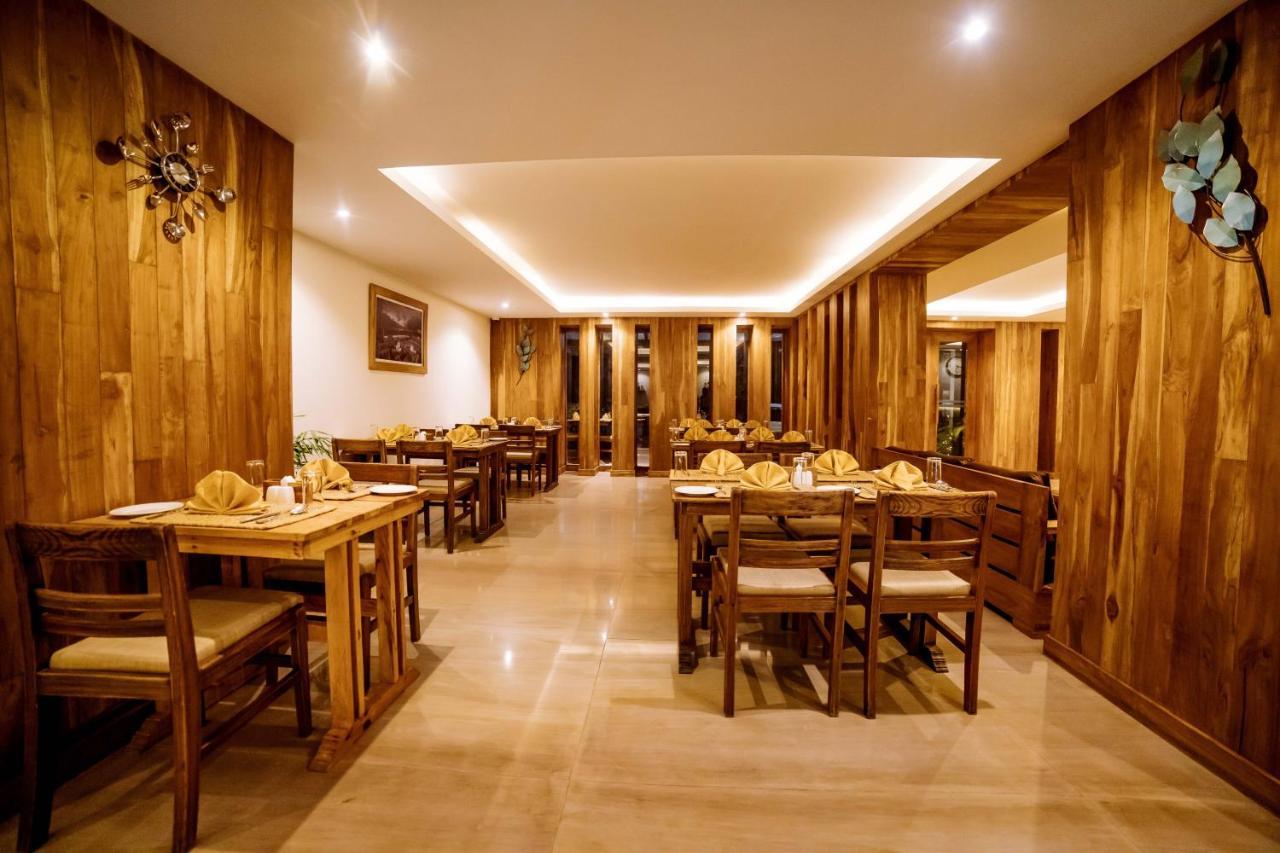 Aabas Pokhara By Barahi Hospitality Hotel Exterior foto