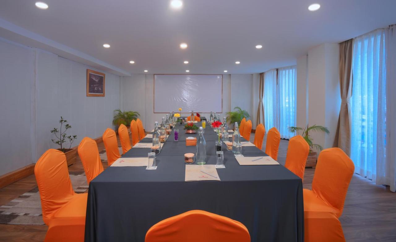 Aabas Pokhara By Barahi Hospitality Hotel Exterior foto