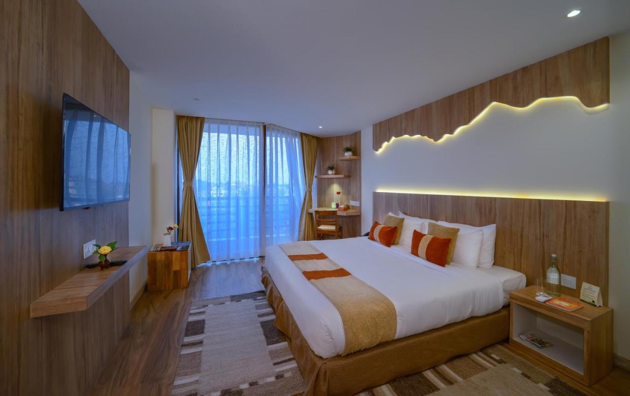Aabas Pokhara By Barahi Hospitality Hotel Exterior foto