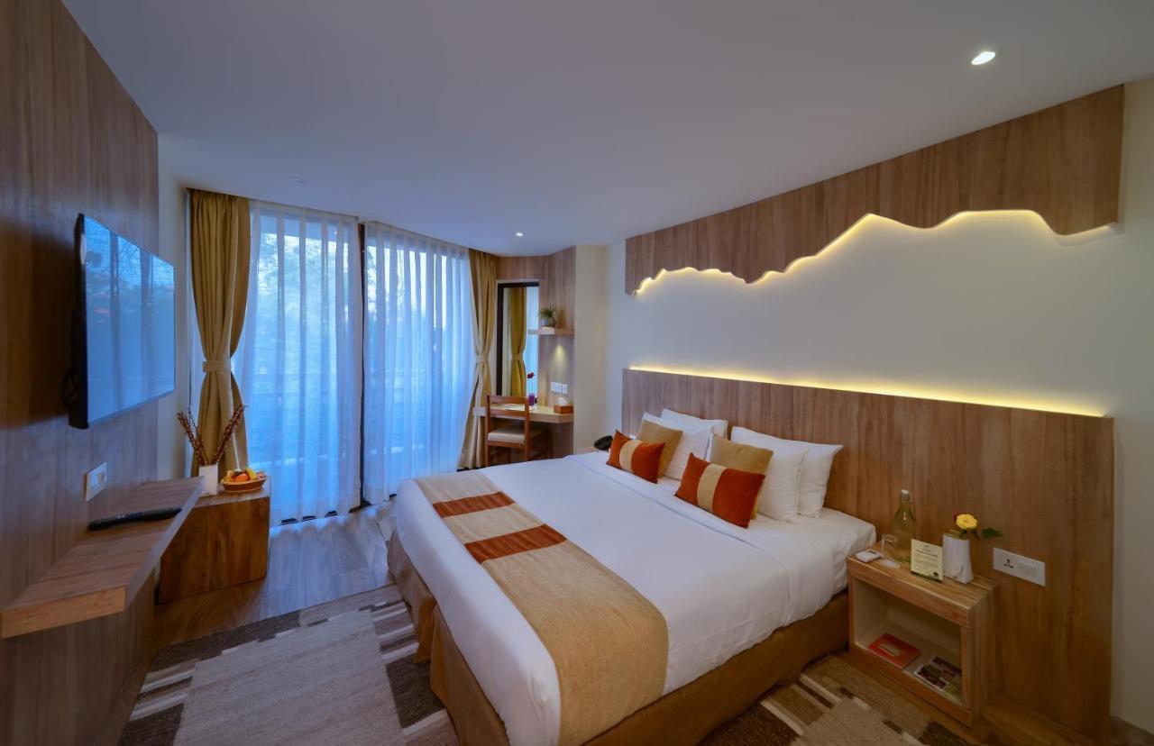 Aabas Pokhara By Barahi Hospitality Hotel Exterior foto