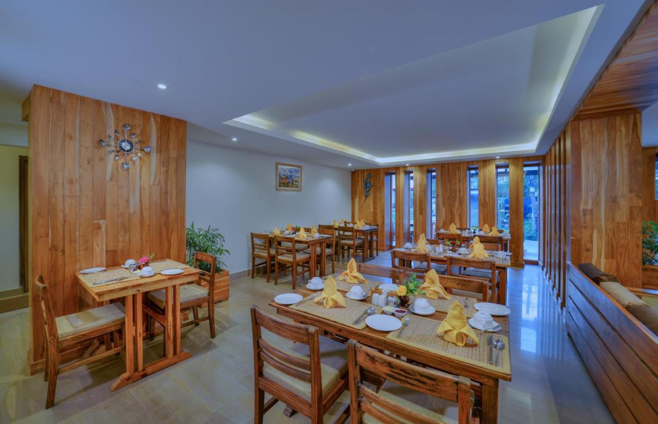 Aabas Pokhara By Barahi Hospitality Hotel Exterior foto